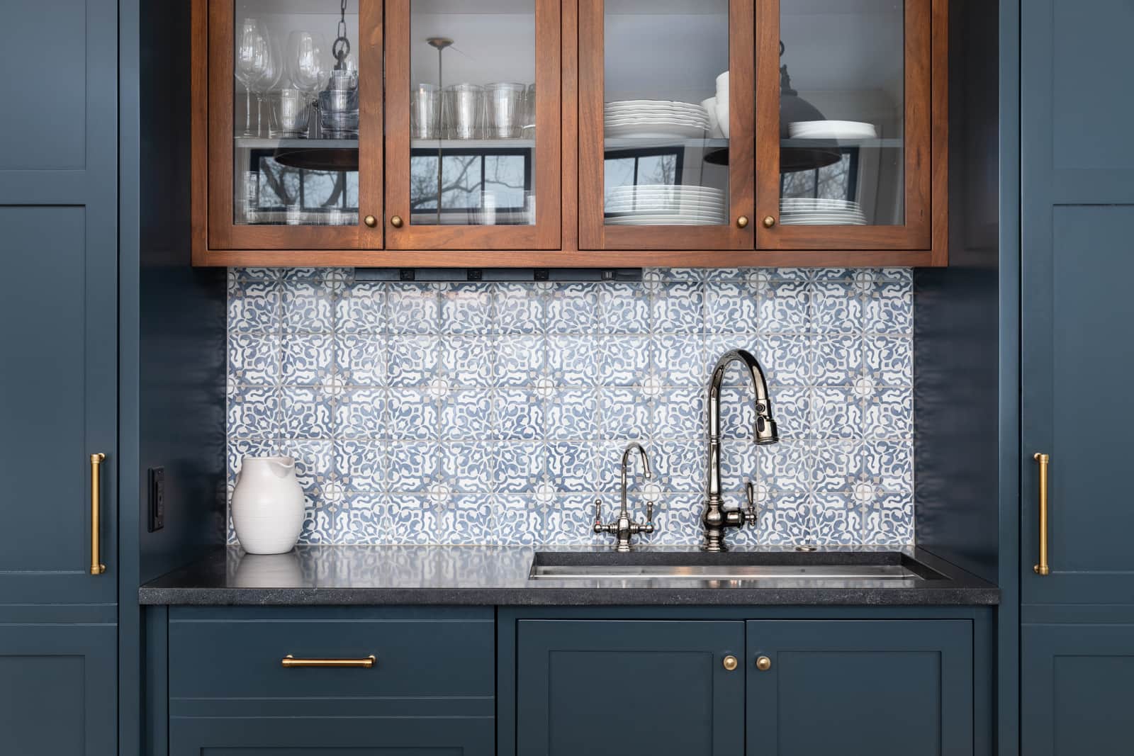Kitchen sink modern home features