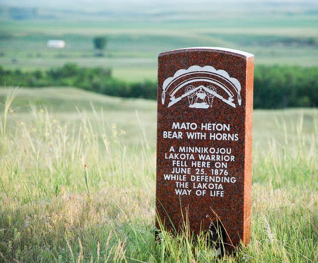 Lakota warrior Mato Heton (Bear With Horns) gravestone